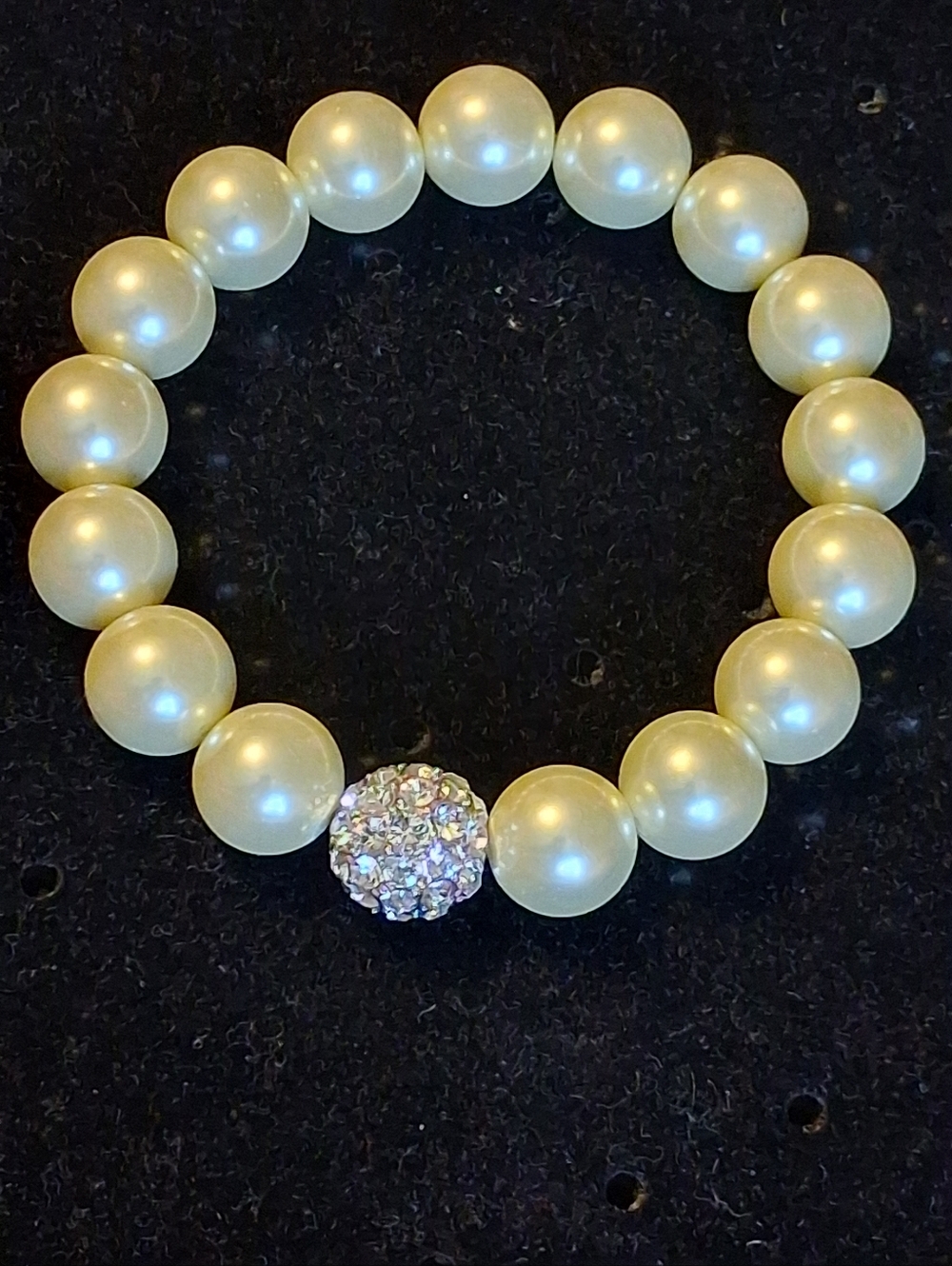 Stella And Dot Elegant Faux Pearl Stretch Bracelet with Rhinestone Bead⅞ Accent